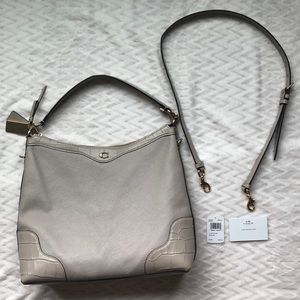 Coach Leather Hobo Crossbody/ Shoulder Pocketbook